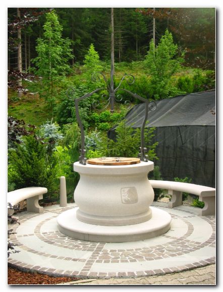 Franci je vodnjak zgradil v spomin svoji prerano umrli �eni Milki